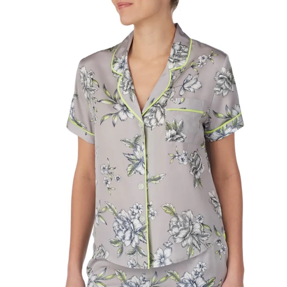 ROOM SERVICE Pajama Top Size Medium